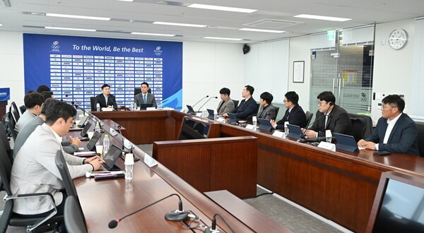 ▲ 지도자위원회 회의 사진