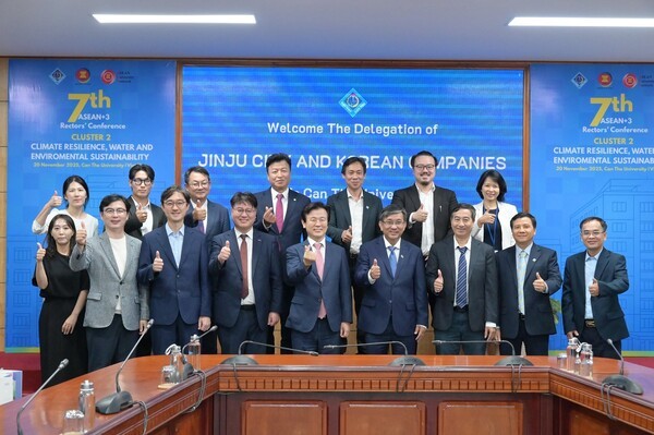 ▲ 조규일 진주시장, 베트남 껀터대학교 총장 등 만나 기업 협력 논의